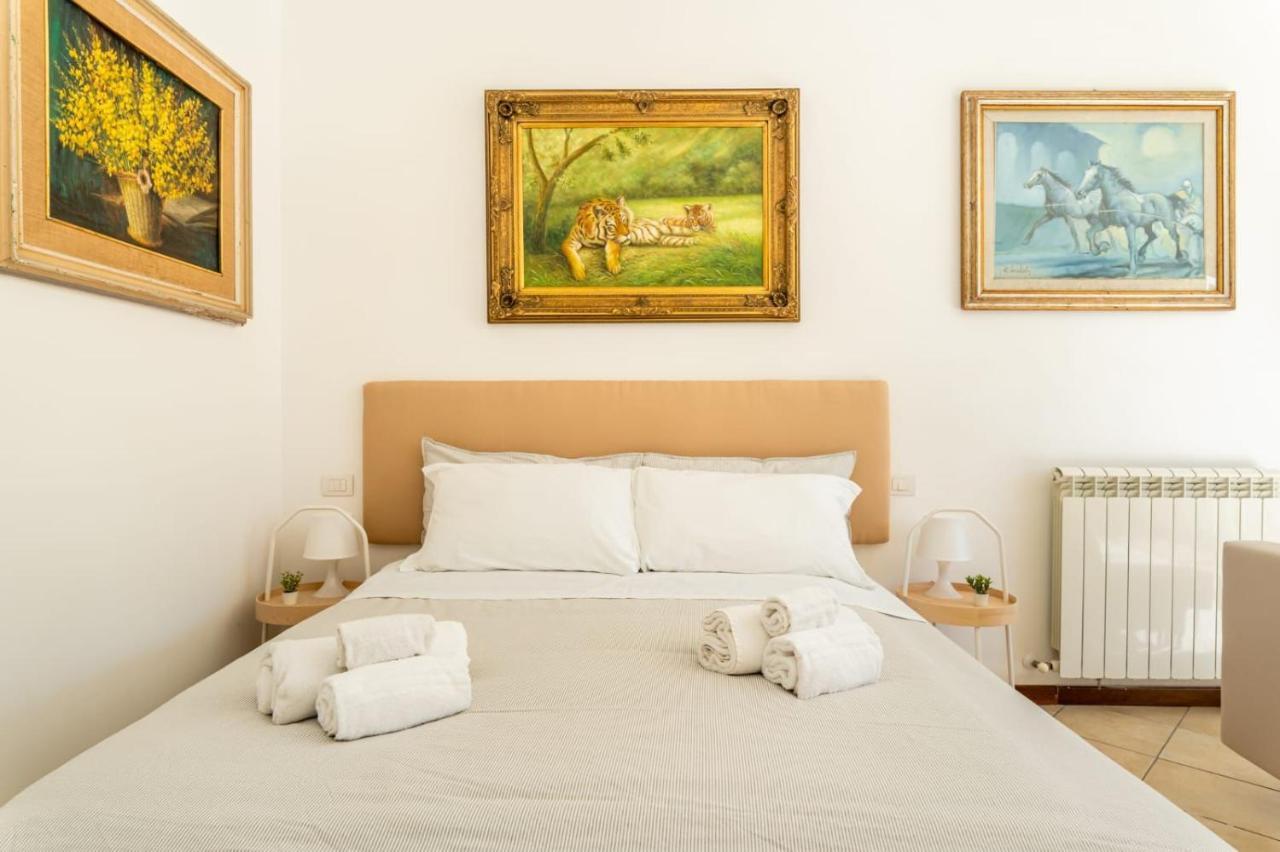 { White Garden } -Comfort, Parking & Wi-Fi- Lucca Eksteriør billede